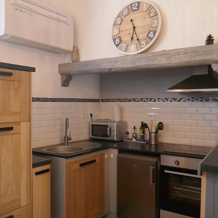 appartement a 50 m de la place aux herbes Uzès Extérieur photo