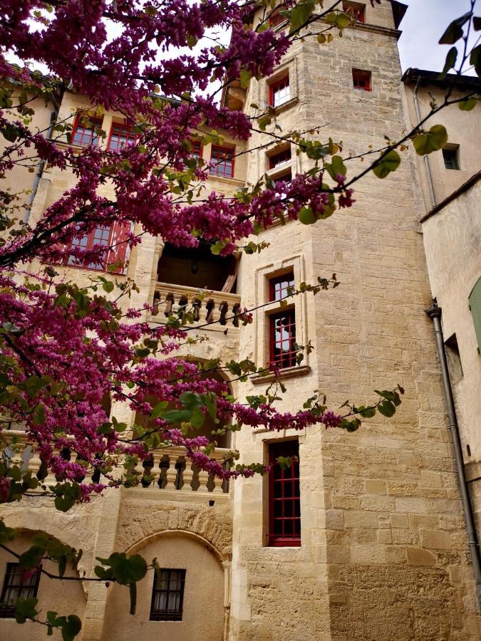 appartement a 50 m de la place aux herbes Uzès Extérieur photo