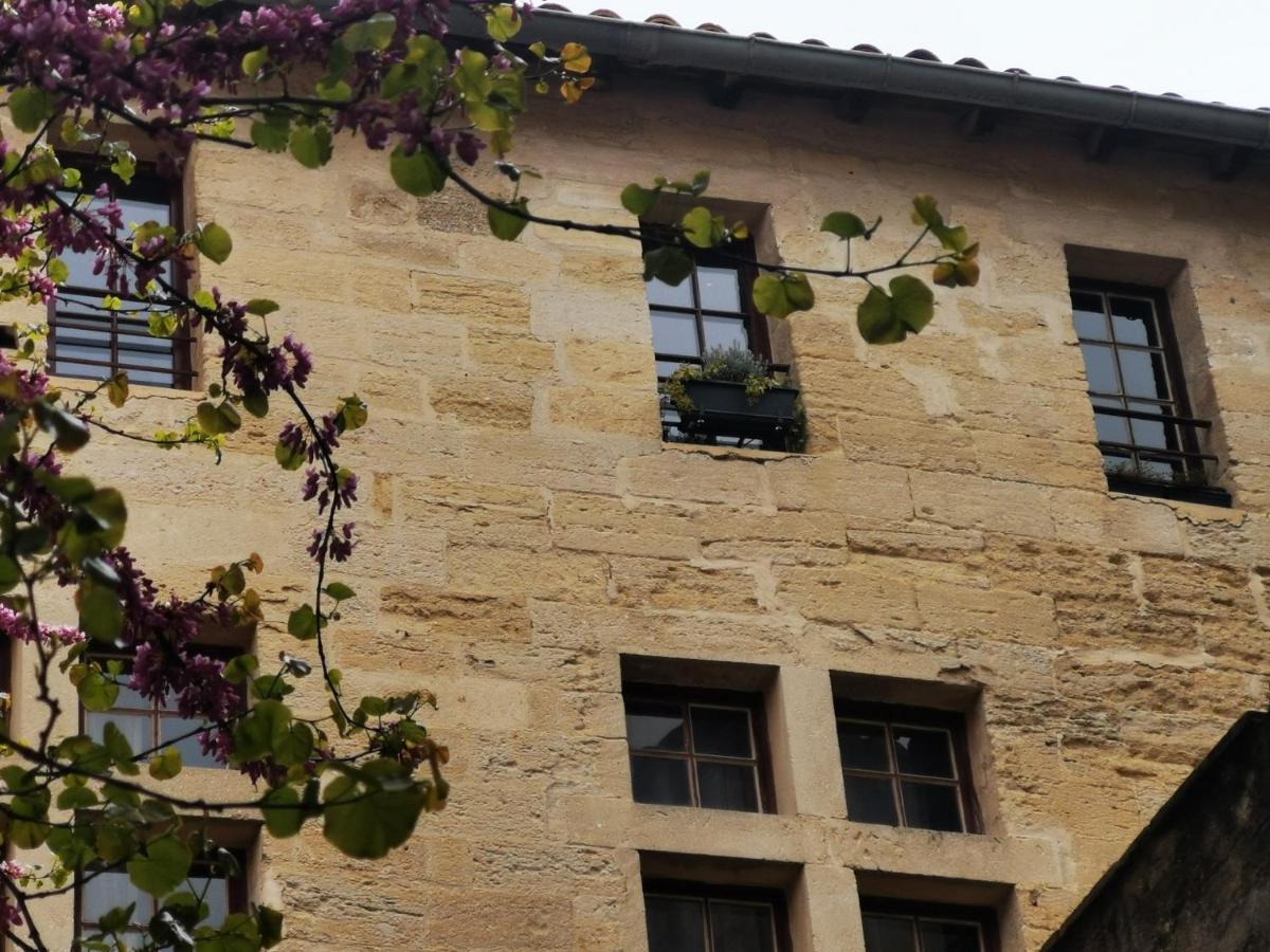 appartement a 50 m de la place aux herbes Uzès Extérieur photo