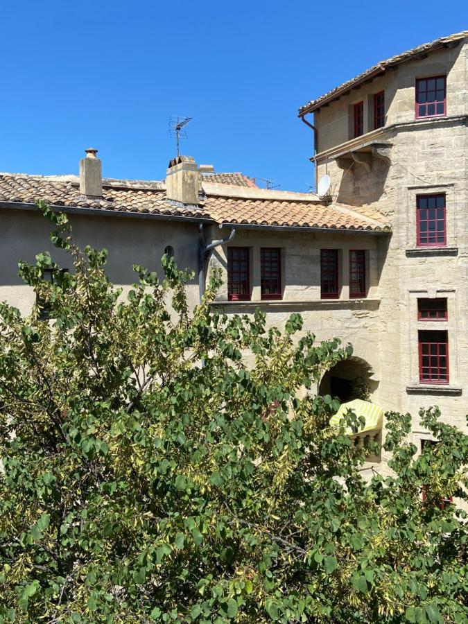 appartement a 50 m de la place aux herbes Uzès Extérieur photo