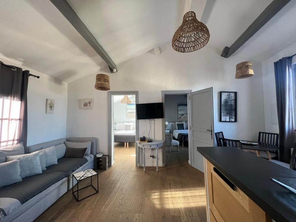 appartement a 50 m de la place aux herbes Uzès Extérieur photo